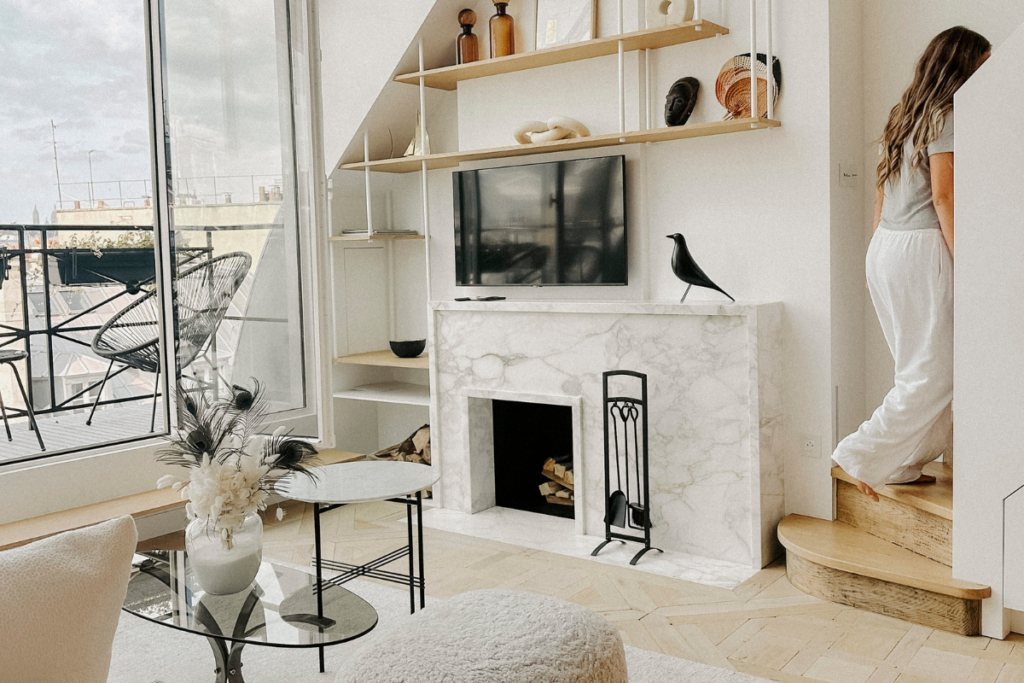 Bright, fully set up living room representing an arrival-ready home after a move.